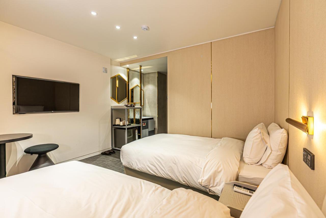 Hotel The Grang Σεογκουίπο Εξωτερικό φωτογραφία