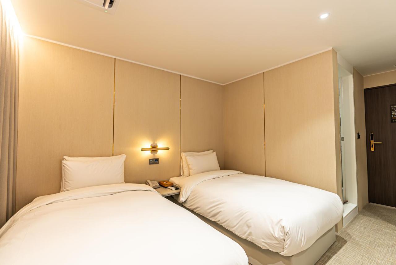 Hotel The Grang Σεογκουίπο Εξωτερικό φωτογραφία