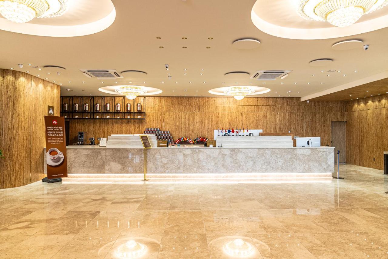 Hotel The Grang Σεογκουίπο Εξωτερικό φωτογραφία