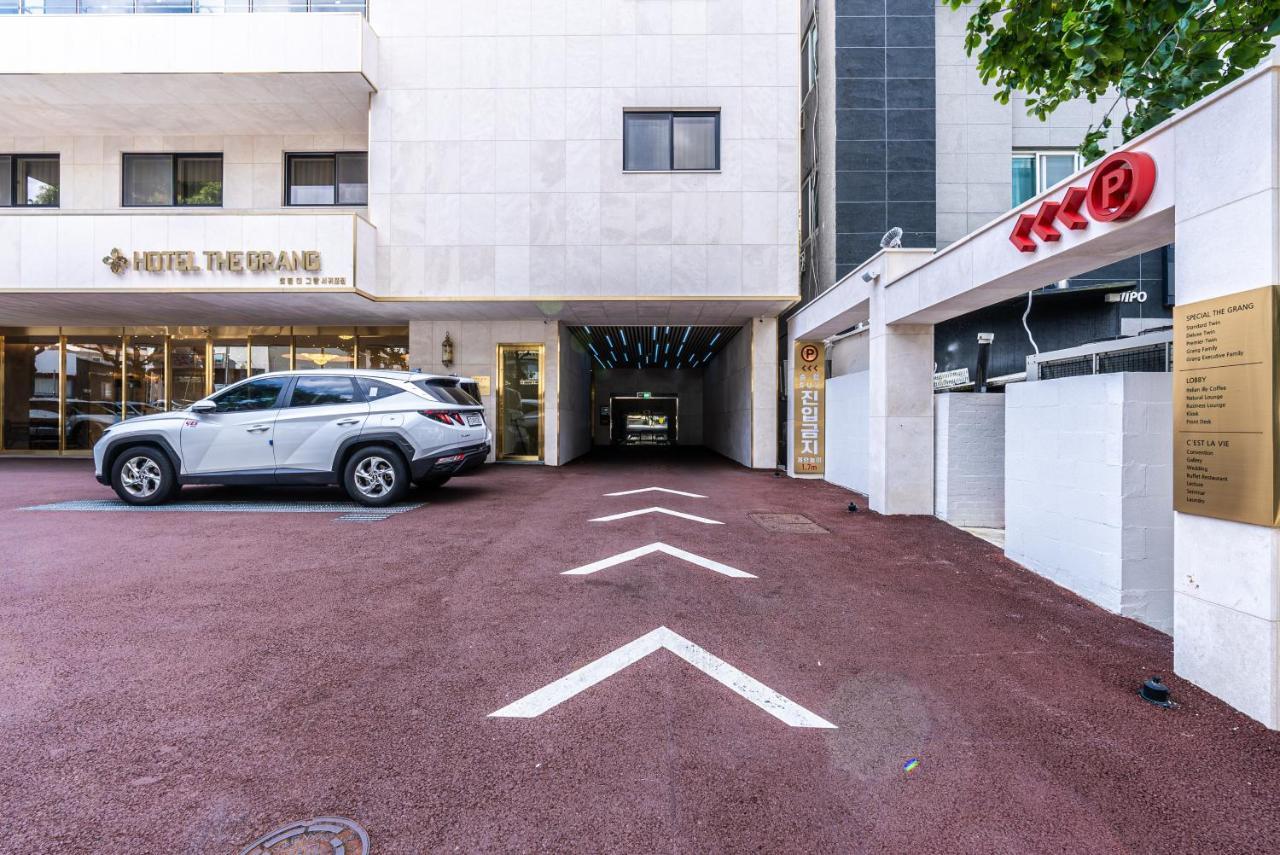 Hotel The Grang Σεογκουίπο Εξωτερικό φωτογραφία