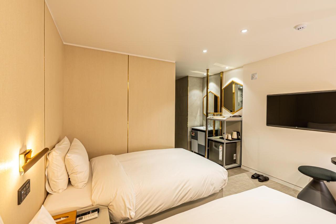 Hotel The Grang Σεογκουίπο Εξωτερικό φωτογραφία