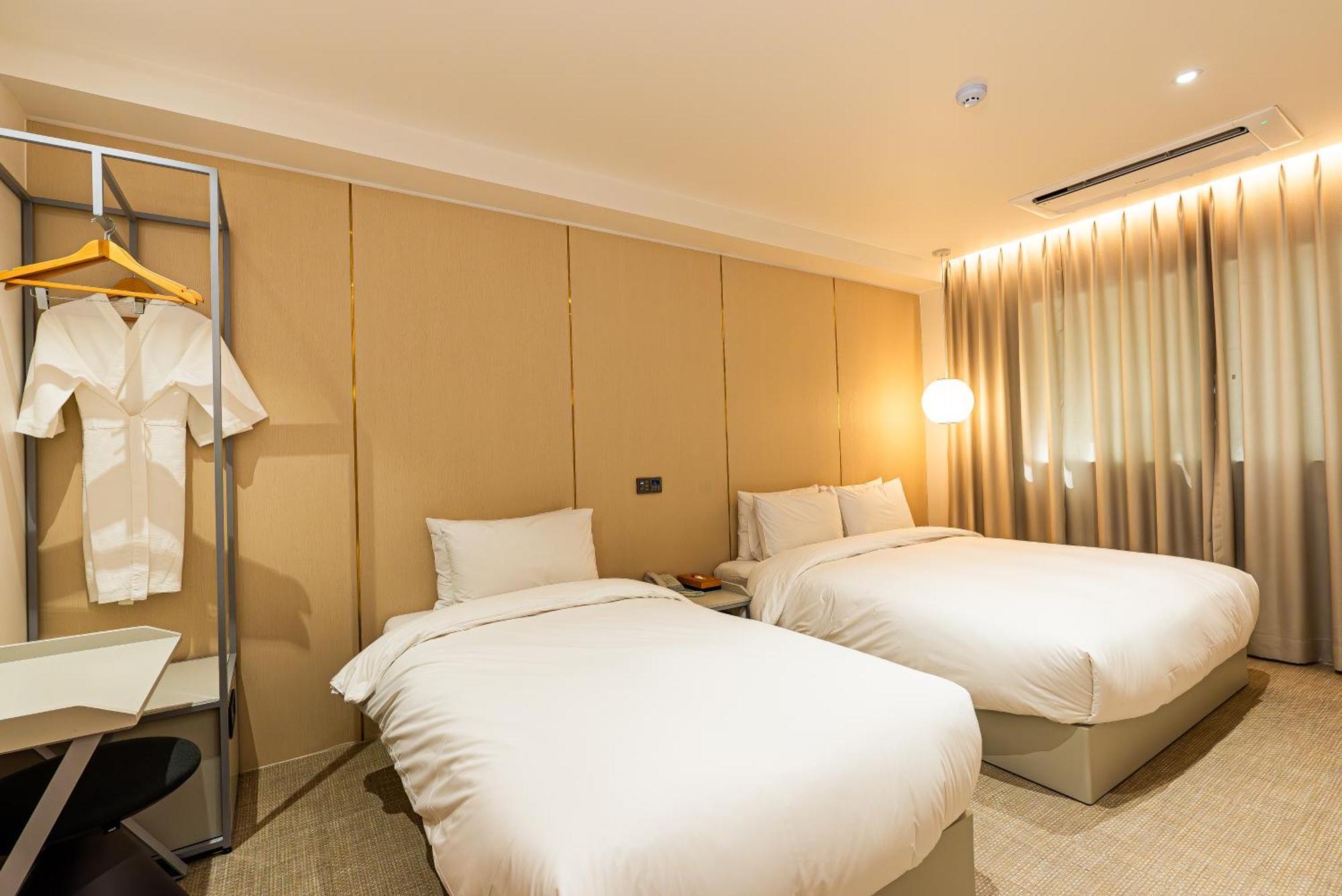 Hotel The Grang Σεογκουίπο Εξωτερικό φωτογραφία