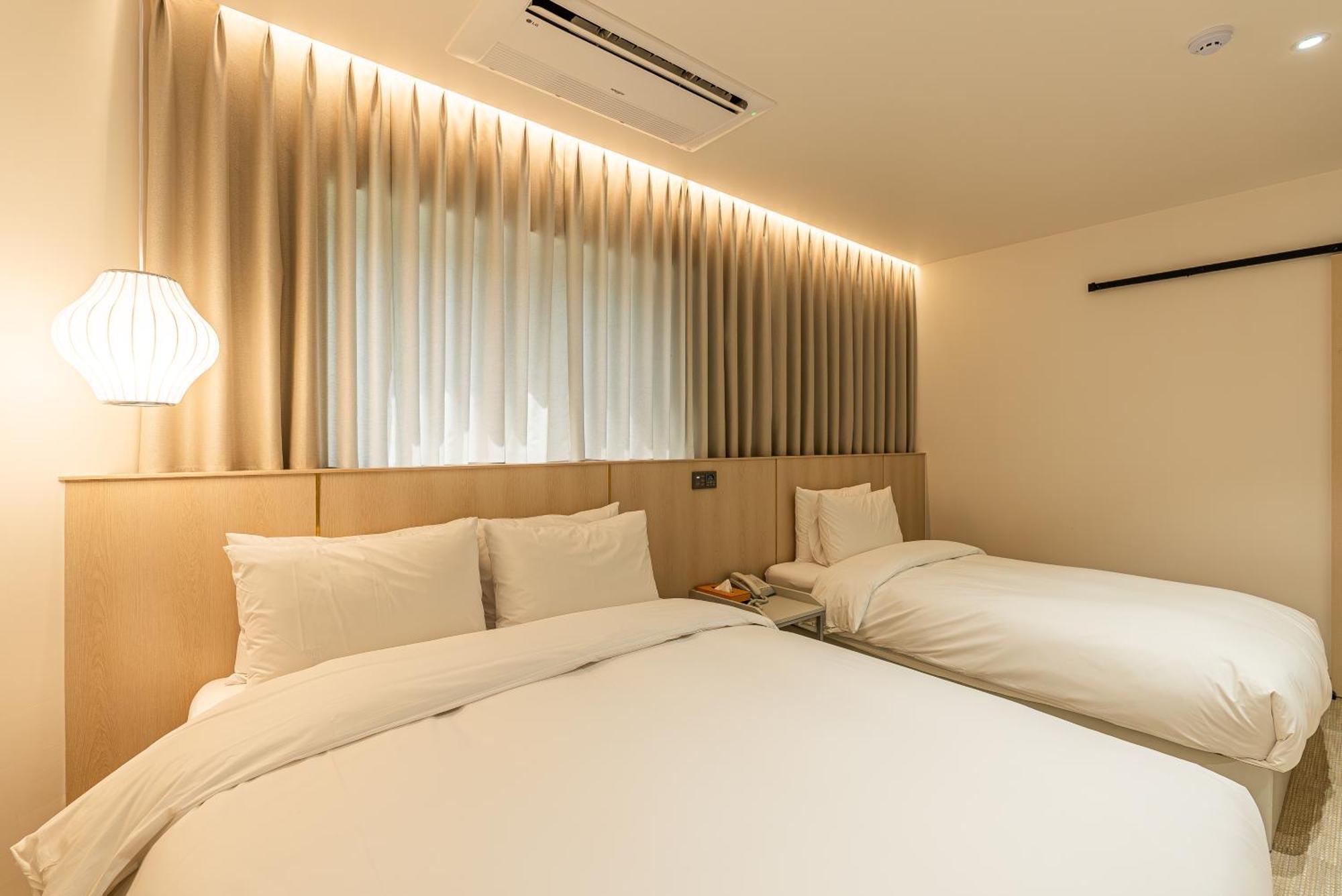 Hotel The Grang Σεογκουίπο Εξωτερικό φωτογραφία