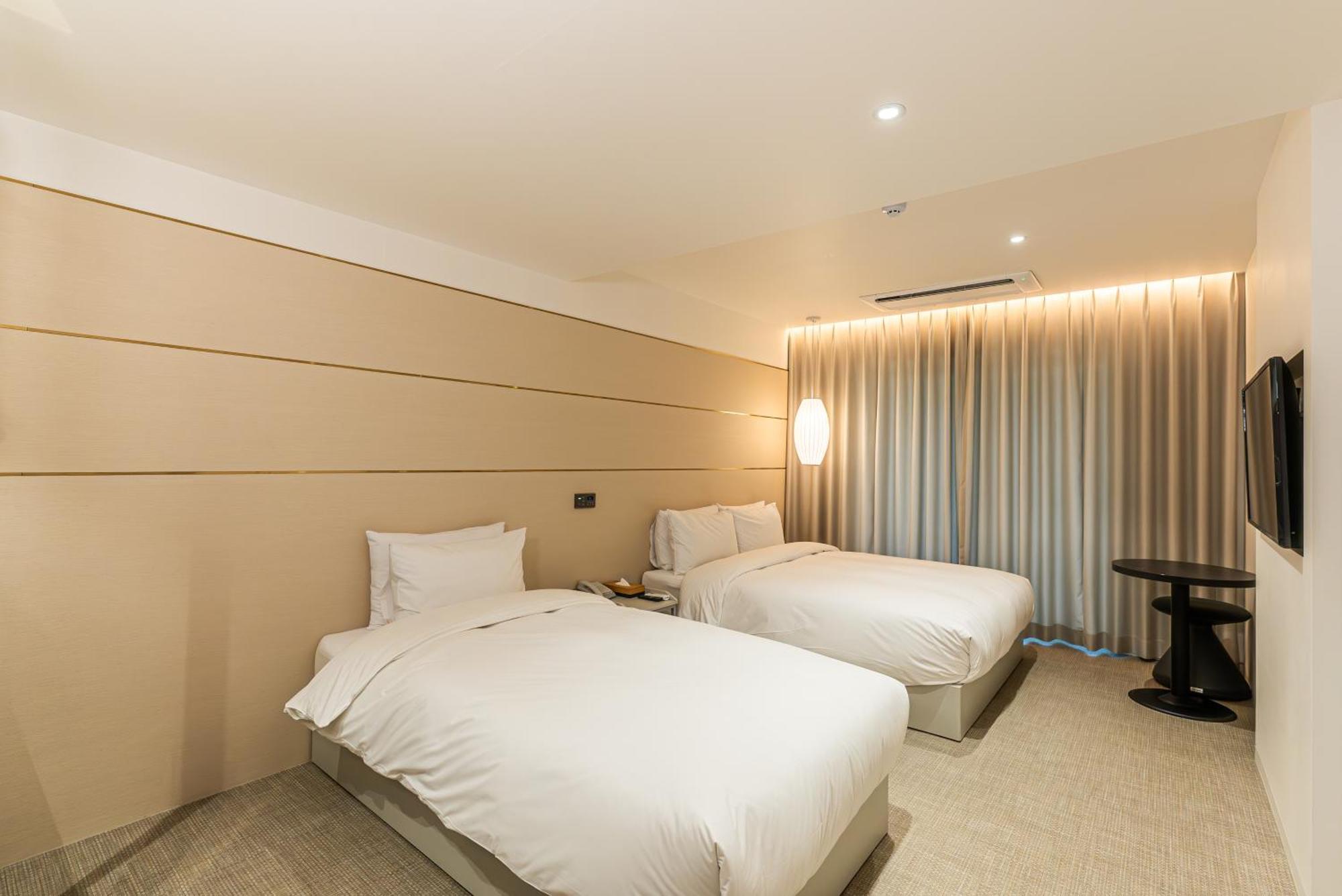 Hotel The Grang Σεογκουίπο Εξωτερικό φωτογραφία