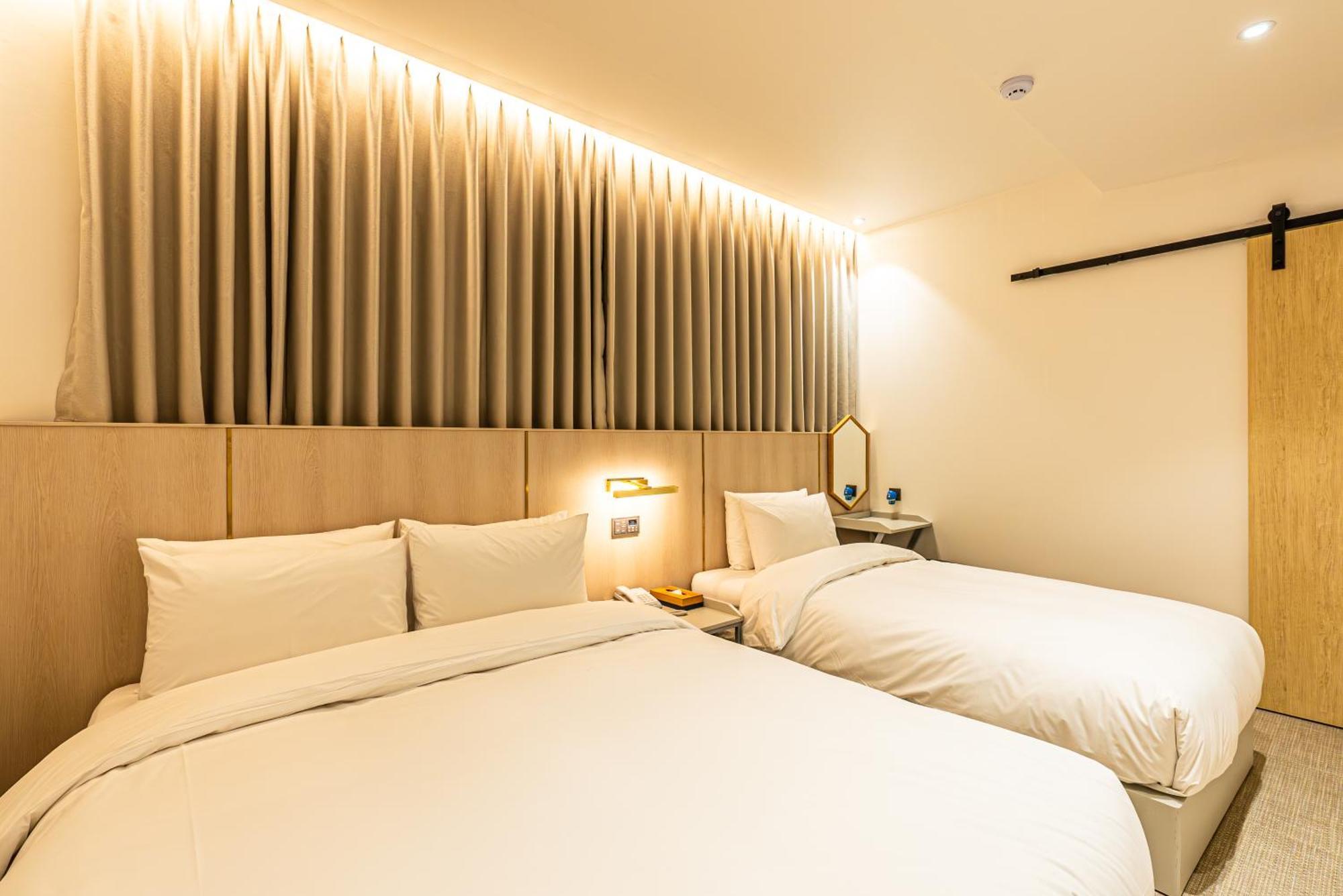 Hotel The Grang Σεογκουίπο Εξωτερικό φωτογραφία