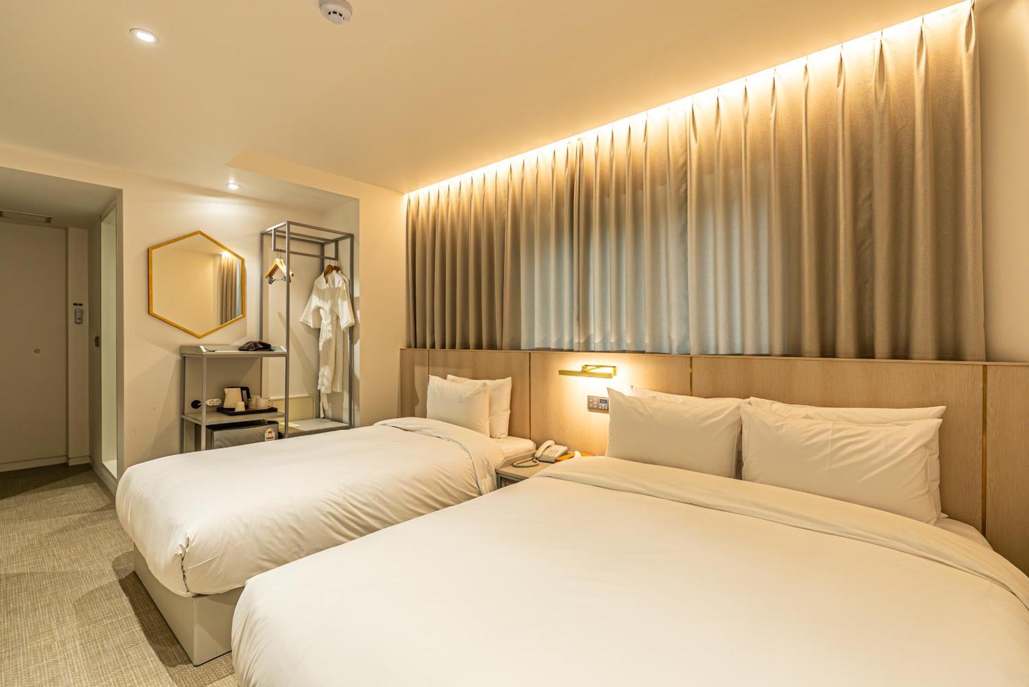 Hotel The Grang Σεογκουίπο Εξωτερικό φωτογραφία